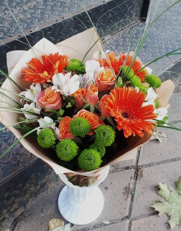 Букет цветов из: Герберы, Хризантемы, Альстромерии и Розы в Нижней Туре