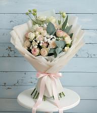 Букет цветов из:  Розы и Лизиантусы в Нижней Туре
