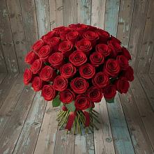 Букет 55 Красных роз Фридом в Нижней Туре