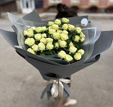 Букет Белые кустовые розы Солинеро в Нижней Туре