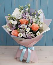 Букет цветов из:  Лизиантусы, Розы, Альстромерии и Гипсофила в Нижней Туре