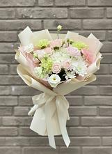 Букет цветов из:  Гвоздики, Розы, Лизиантусы и Хризантемы в Нижней Туре