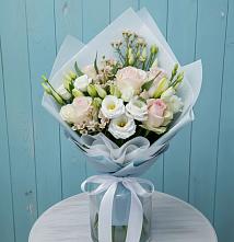 Букет цветов из:  Розы и Лизиантусы в Нижней Туре