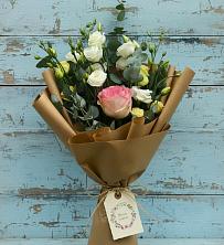 Букет цветов из:  Розы и Лизиантусы в Нижней Туре